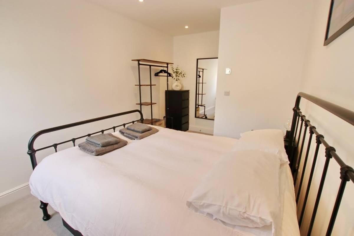 Modern Home For Small Groups By Stones Throw Apartments - Free Parking - Sea View Worthing Ngoại thất bức ảnh