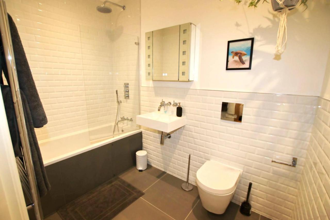 Modern Home For Small Groups By Stones Throw Apartments - Free Parking - Sea View Worthing Ngoại thất bức ảnh
